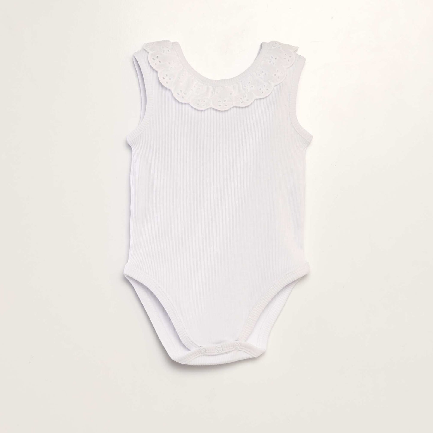 Ribbed bodysuit with embroidered neckline white