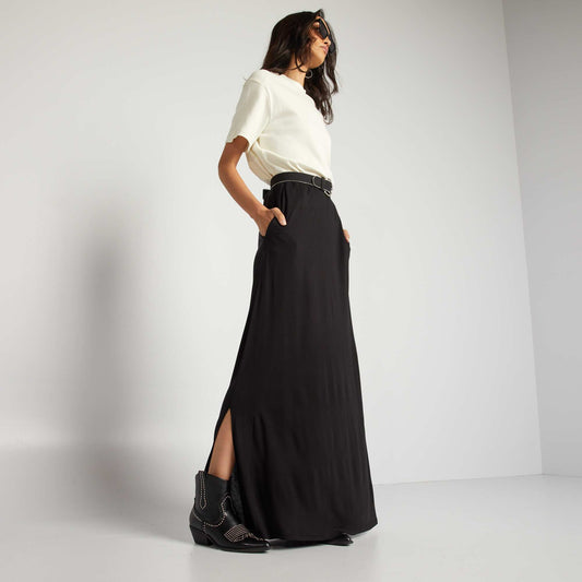 Long slit skirt black