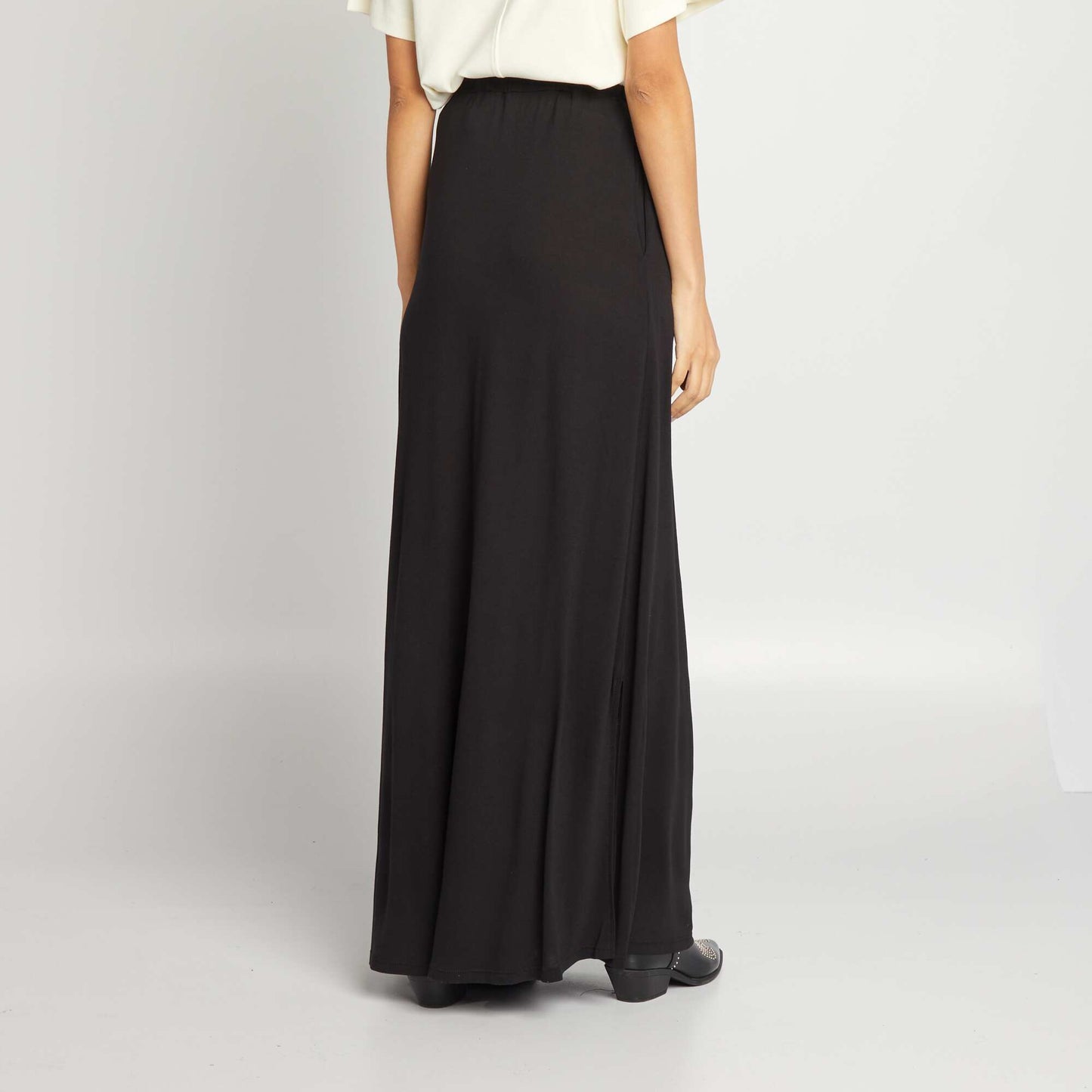 Long slit skirt black