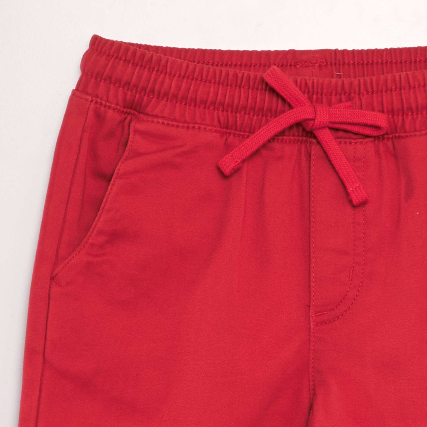 Bermuda shorts with elasticated waist RED