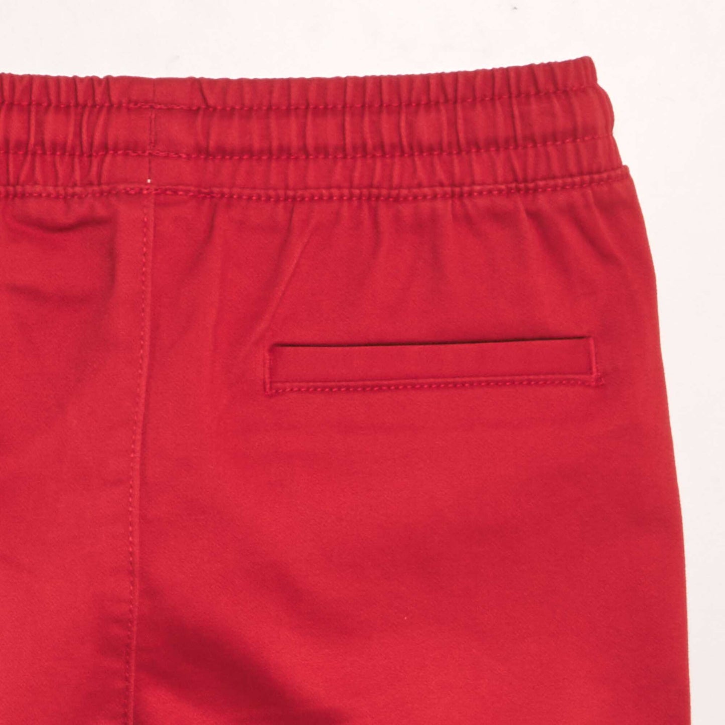 Bermuda shorts with elasticated waist RED