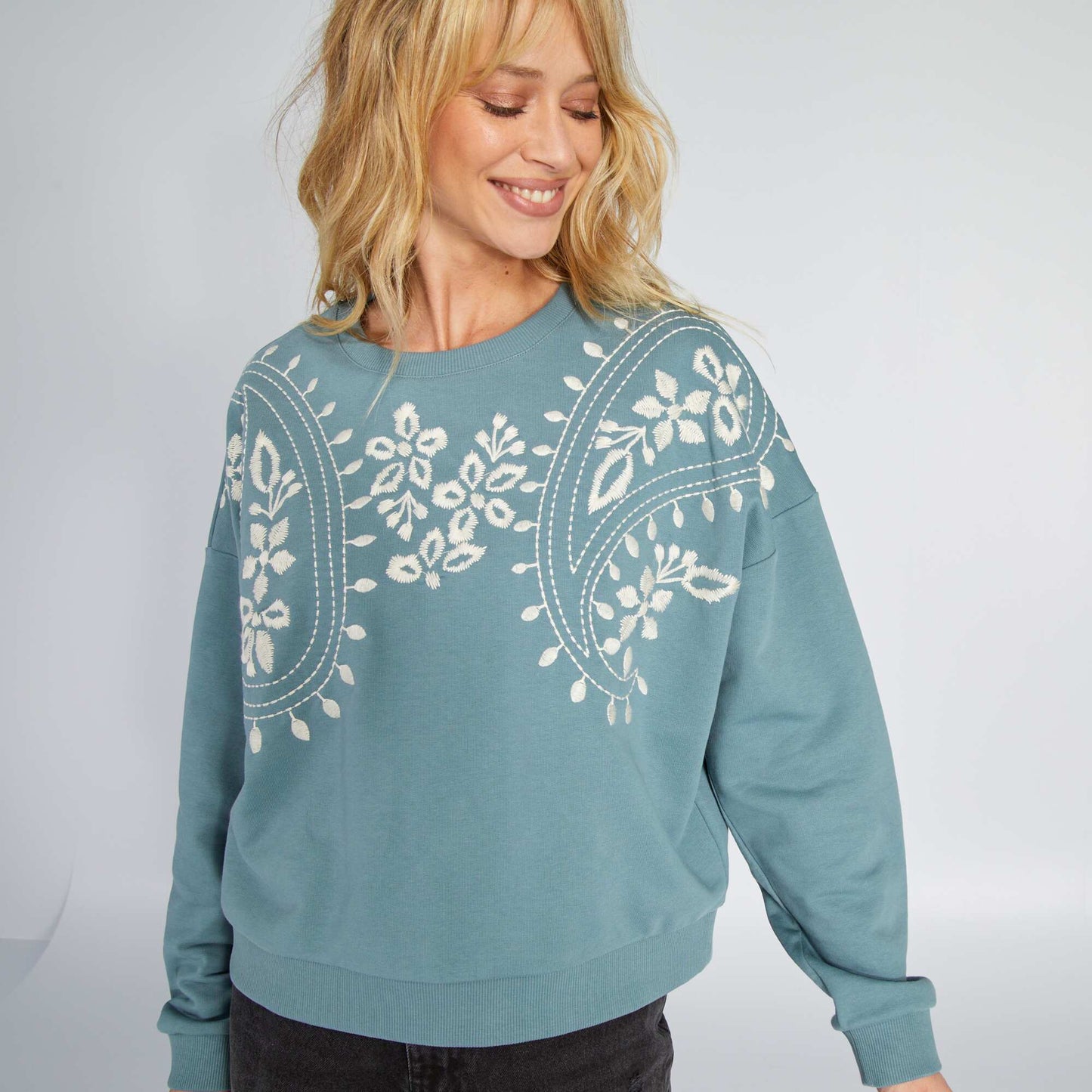 Embroidered sweatshirt BLUE