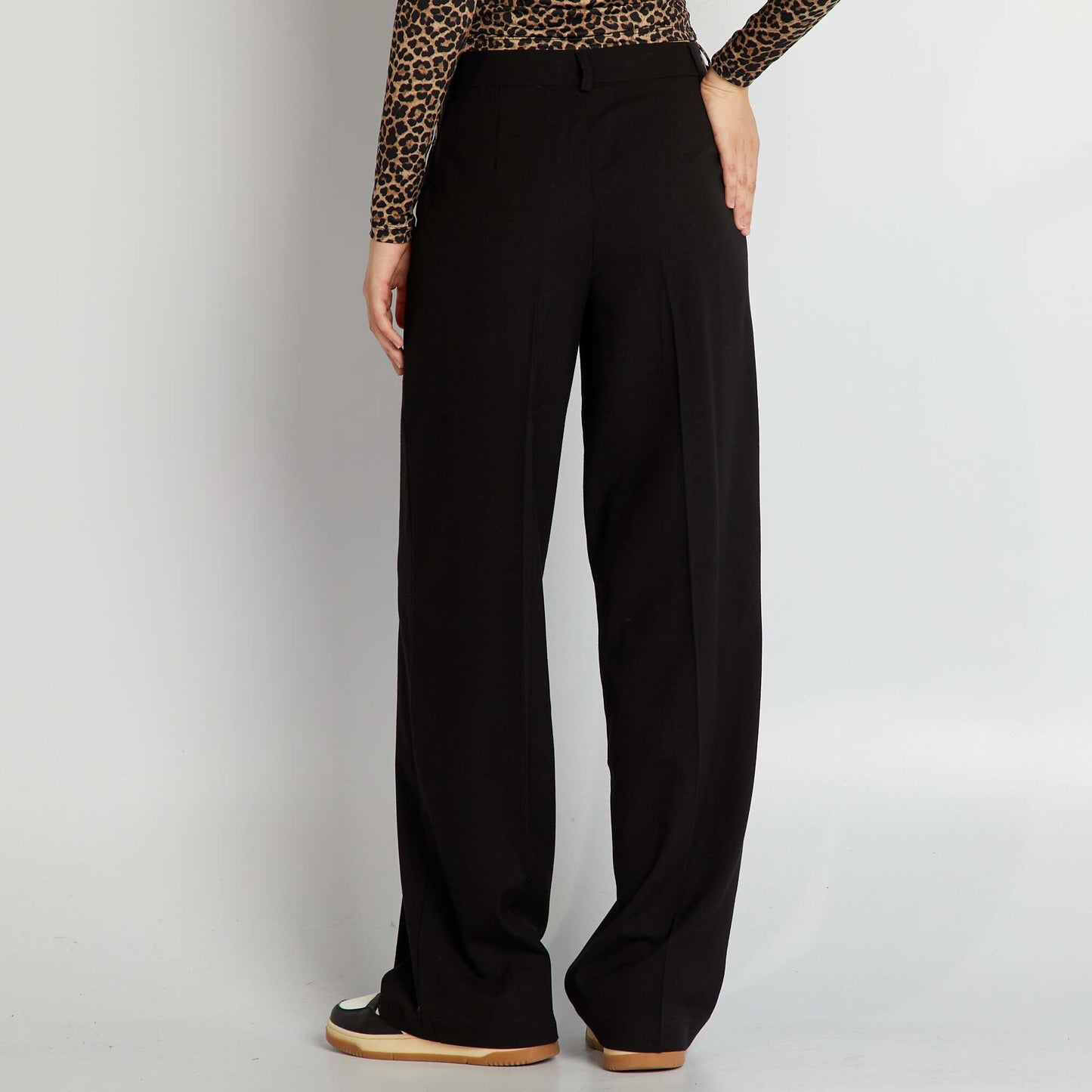 Wide-leg striped trousers black