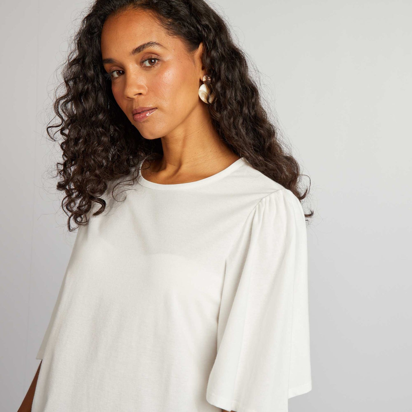 T-shirt with short ruffled sleeves BEIGE