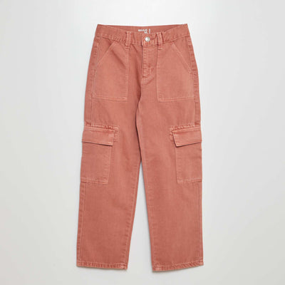 بنطلون جينز متعدد الجيوب باللون الوردي