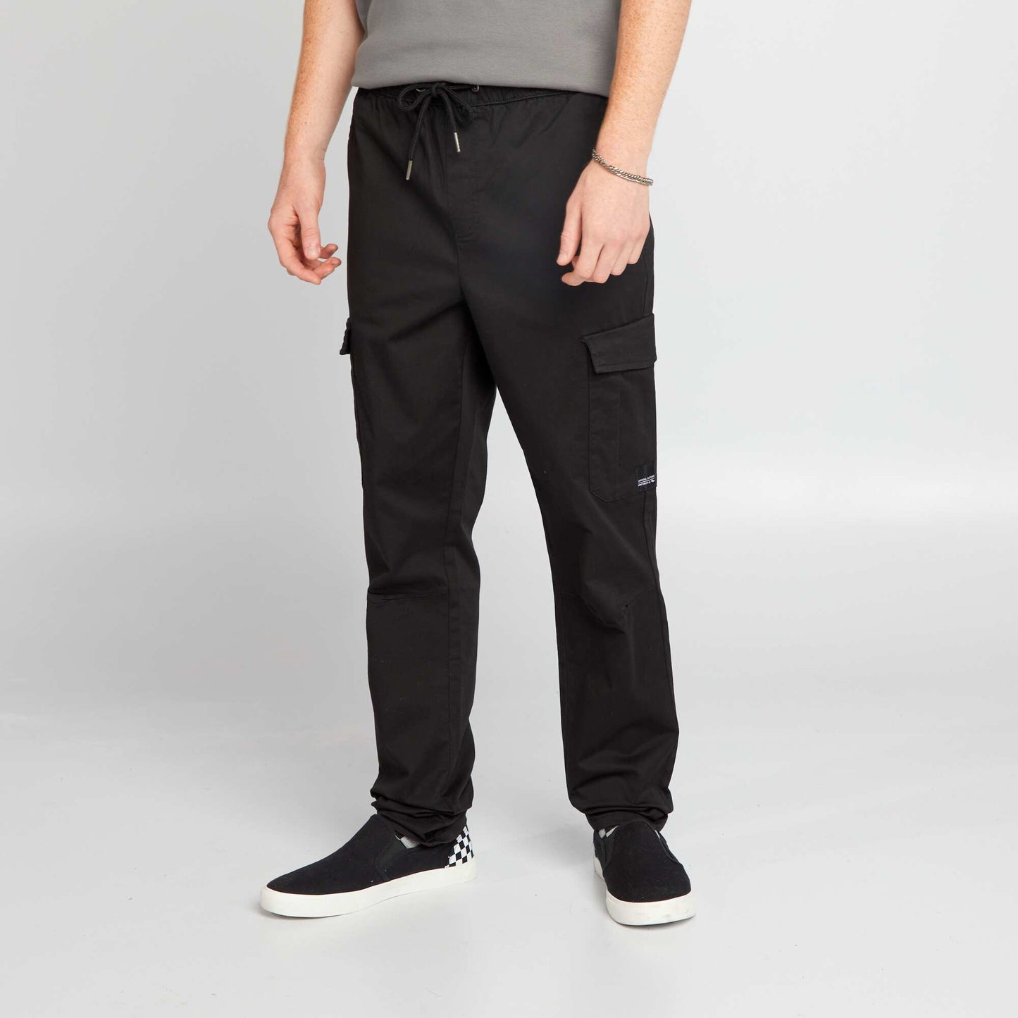 Joggers with flap pockets black