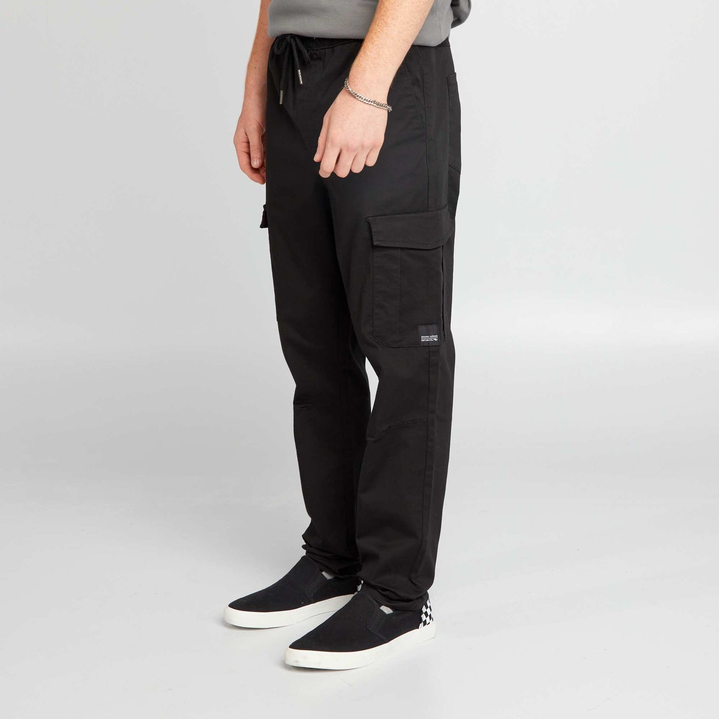 Joggers with flap pockets black