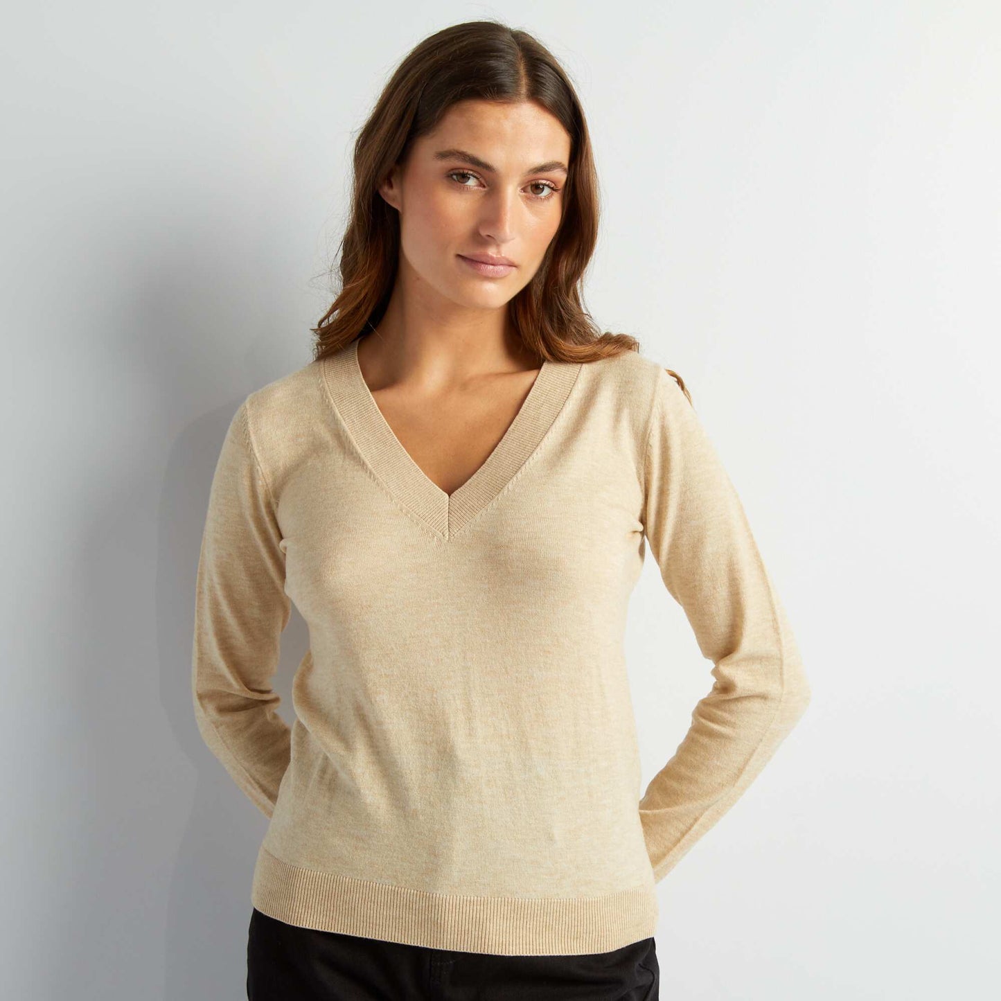 Long-sleeved V-neck sweater BEIGE