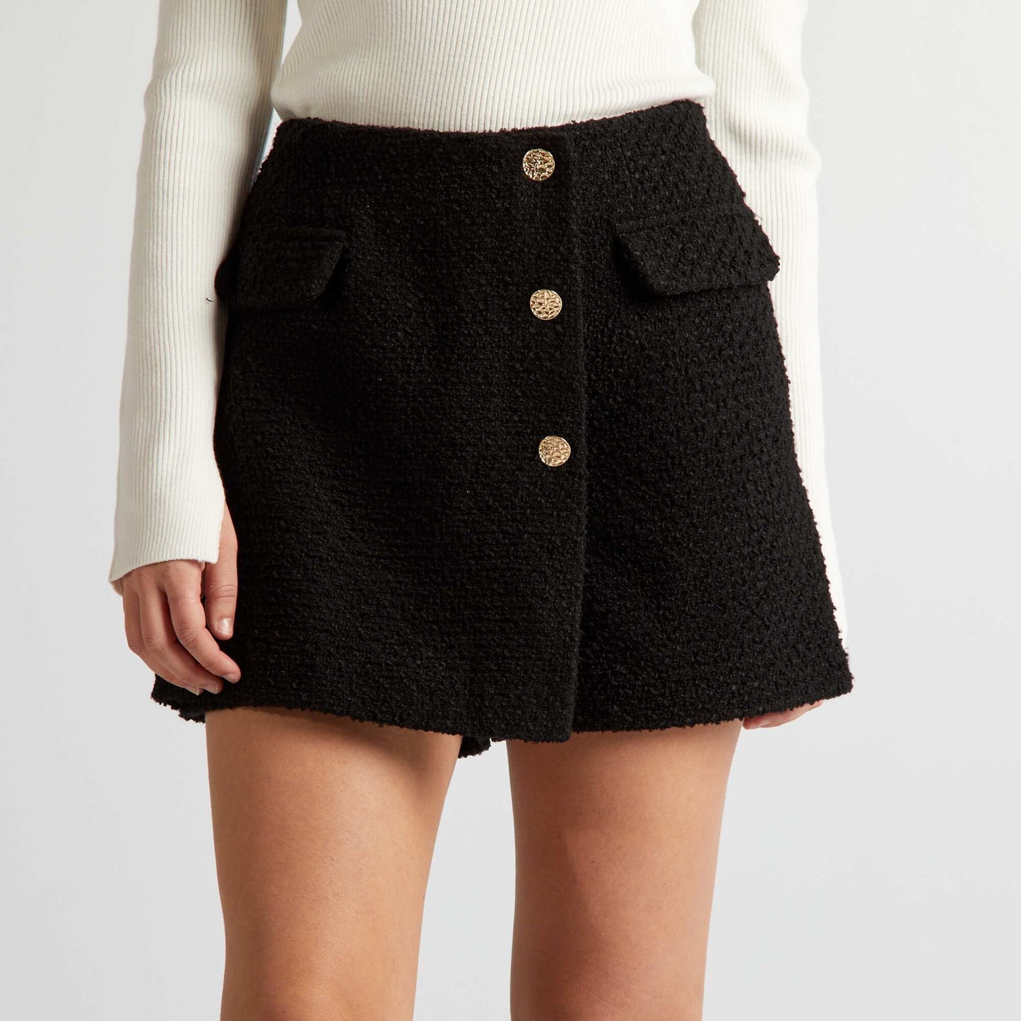 Skort with jewelled buttons black