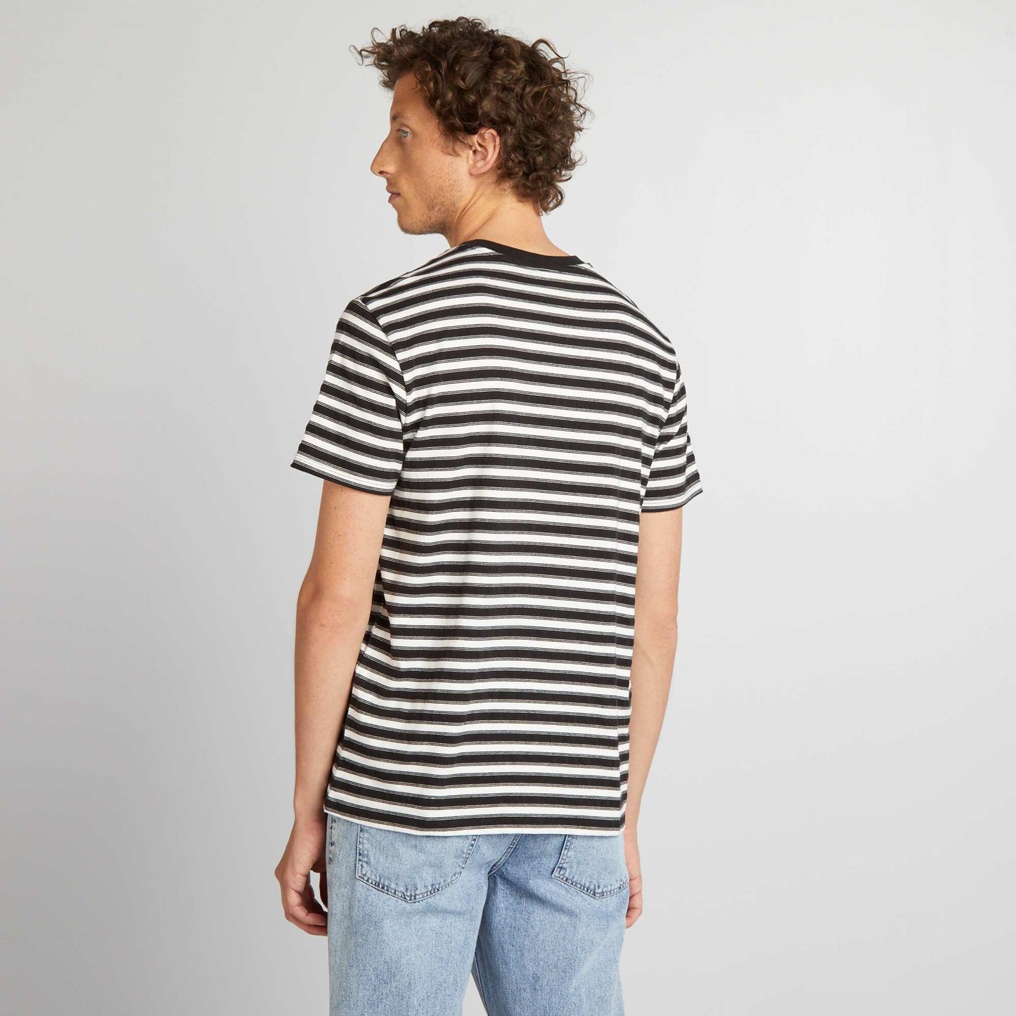 Short-sleeved striped T-shirt black