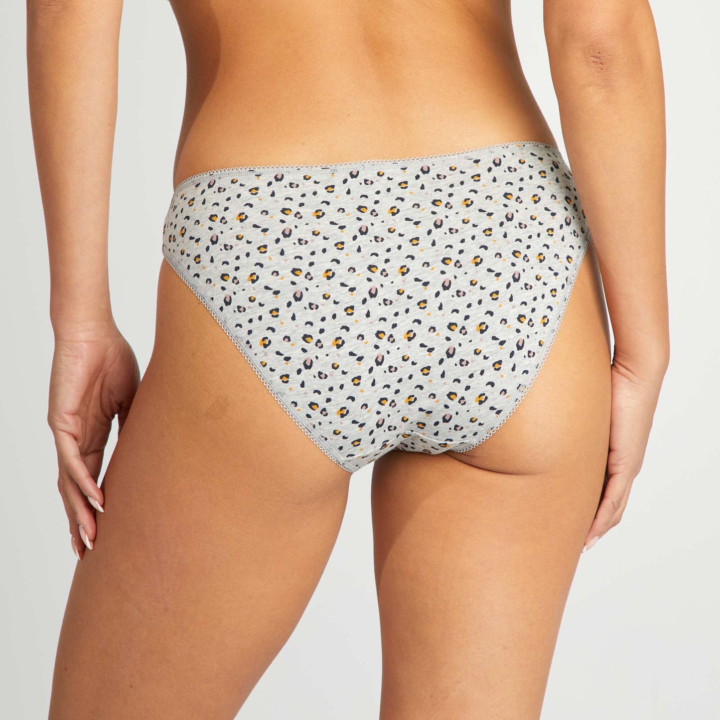 مجموعة من 3 سراويل قطنية باللون الأزرق