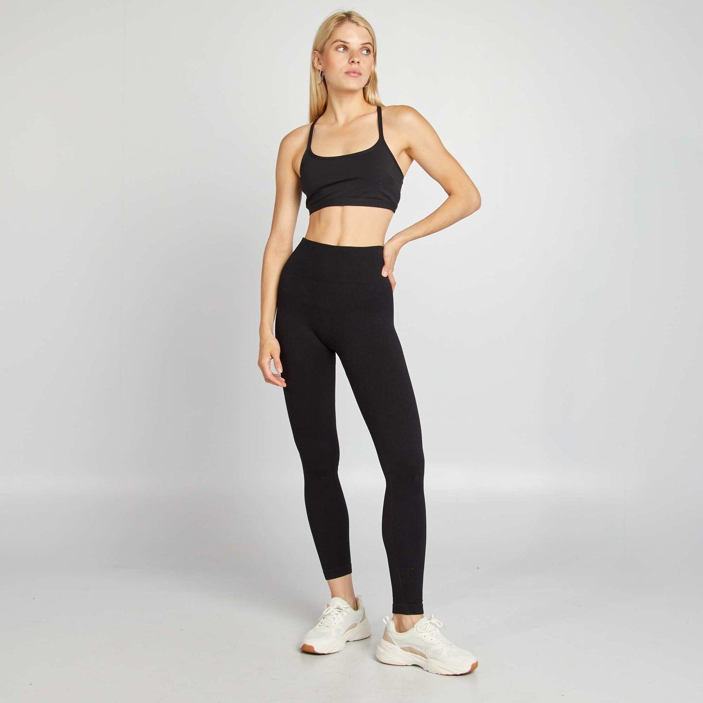 Seamless ribbed leggings black