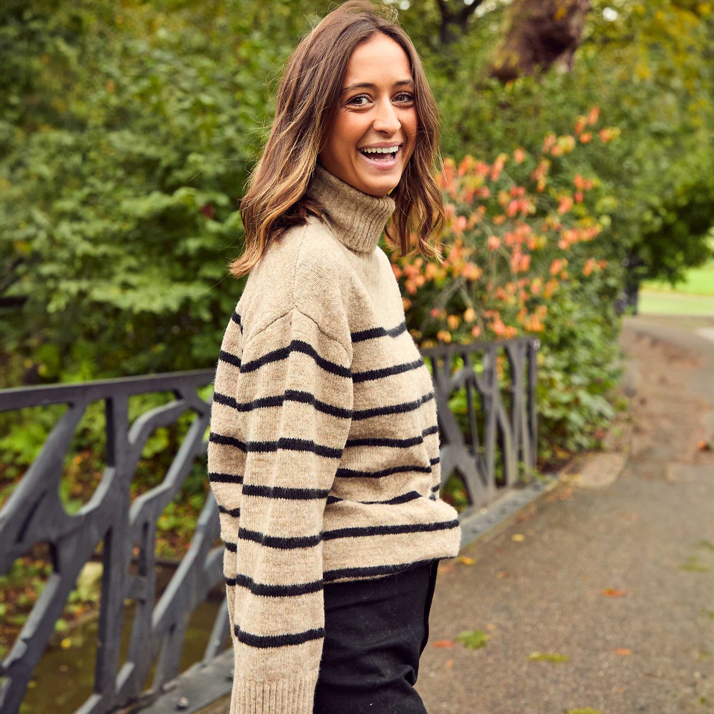 Knit jumper with high neck BEIGE