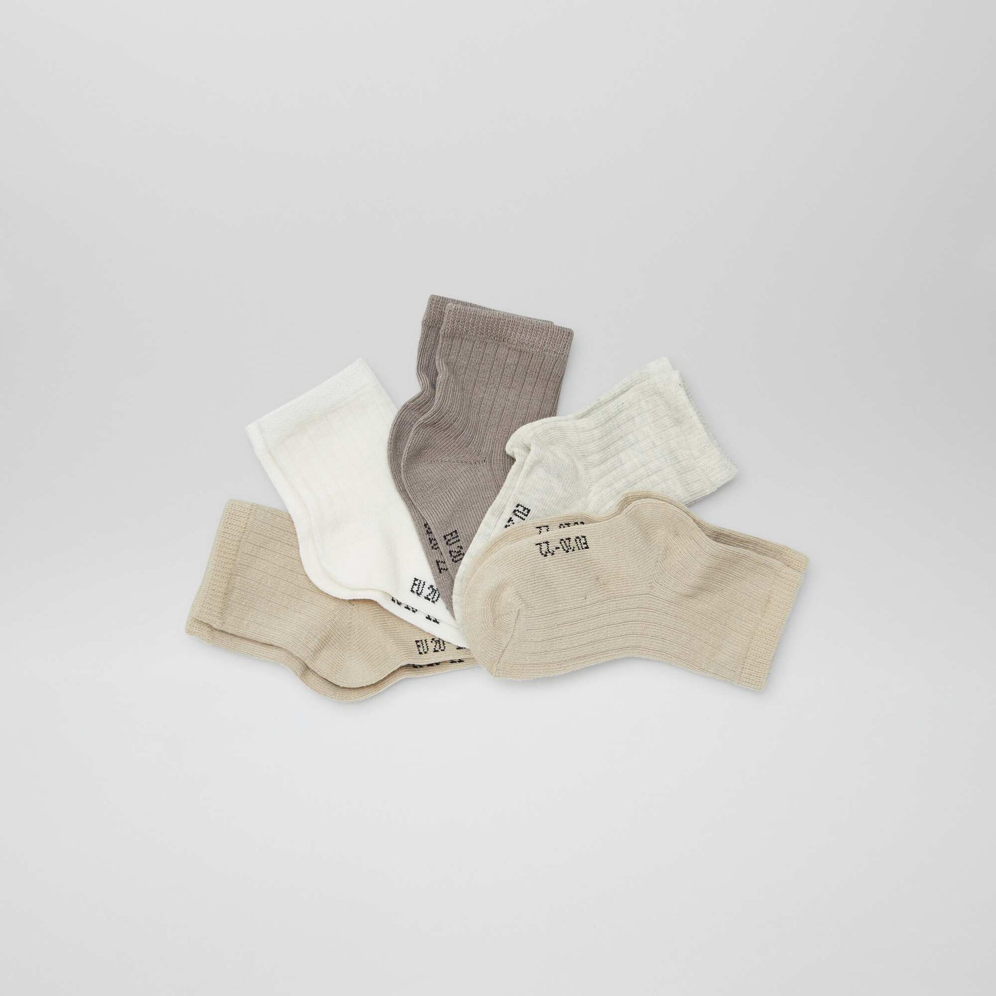3-Pack of Newborn Socks BEIGE