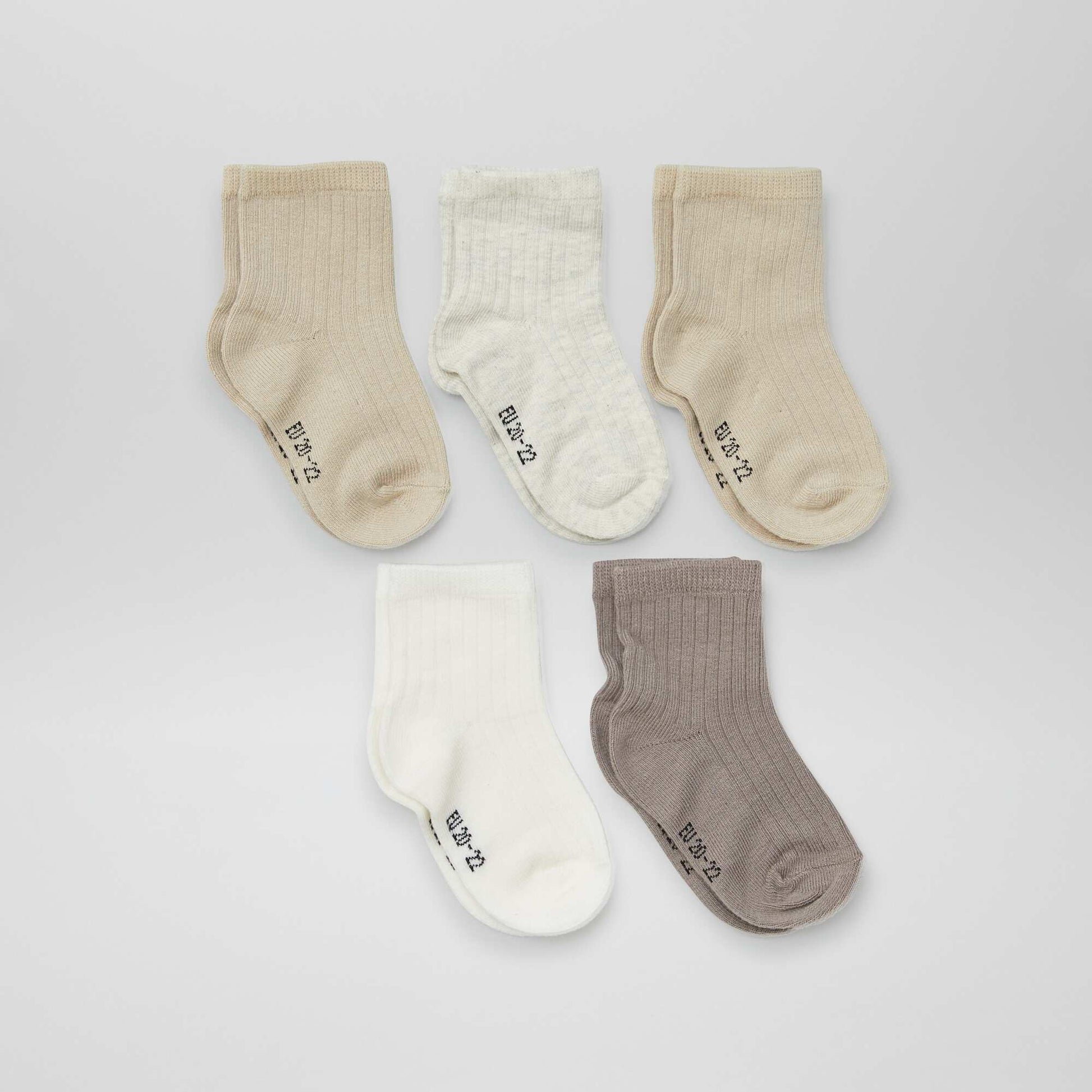 3-Pack of Newborn Socks BEIGE