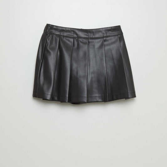 Pleated faux leather skort black