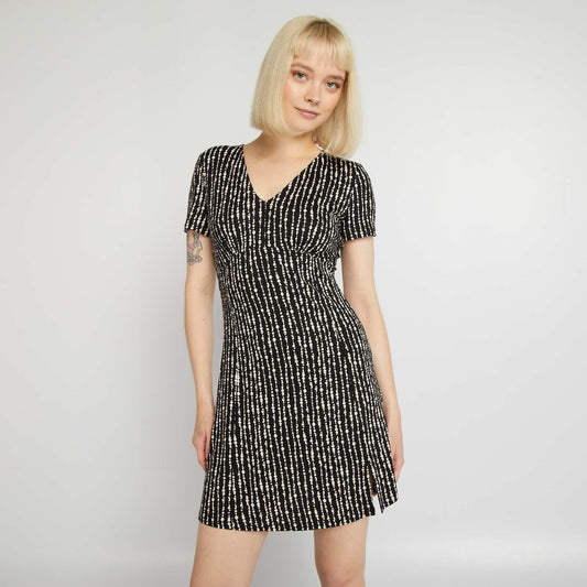 Short V-neck dress BLACK