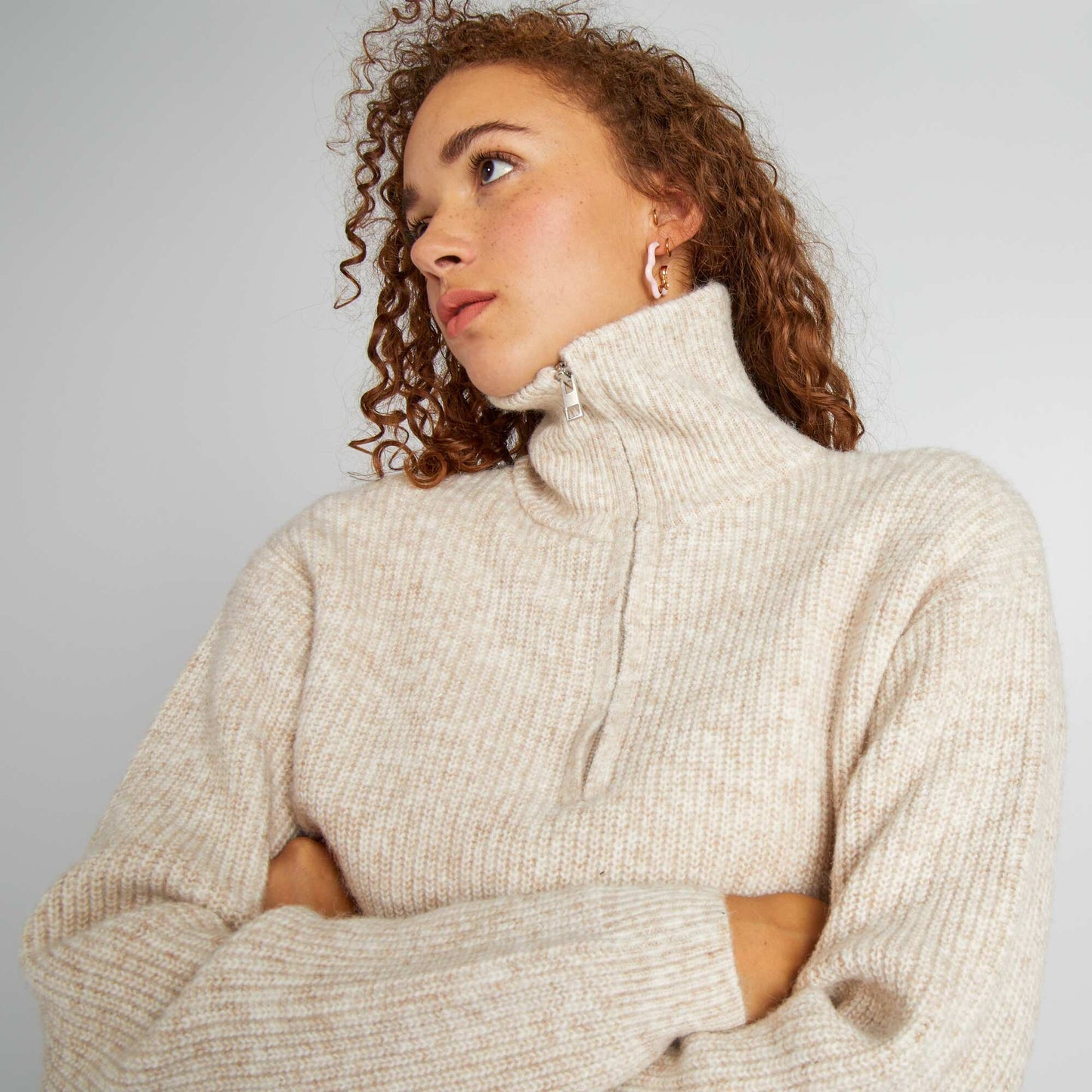 Zip-up high neck sweater BEIGE