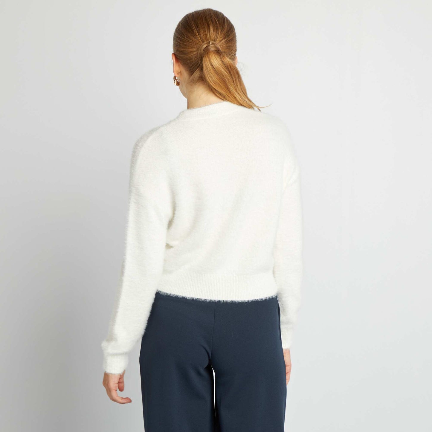 Round-neck soft knit sweater WHITE