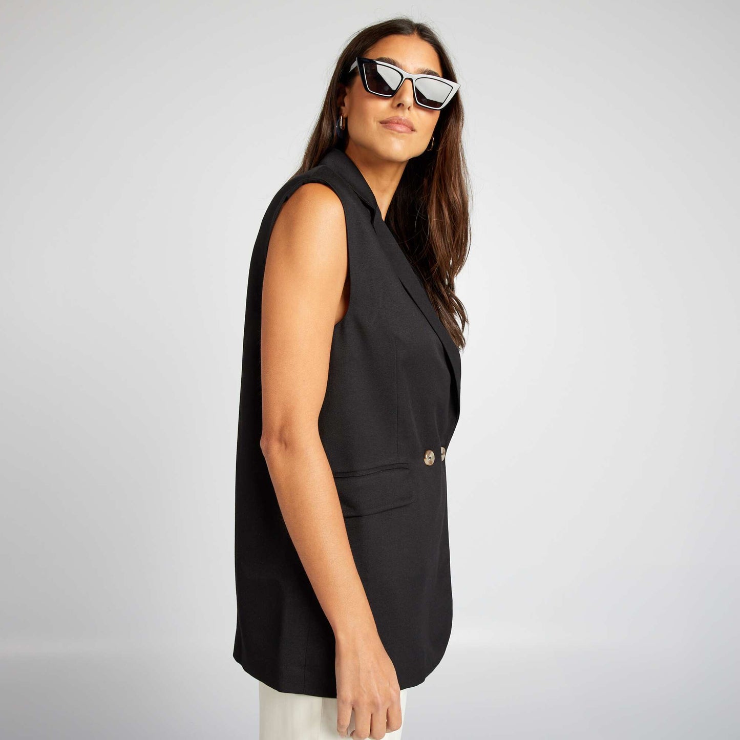 Sleeveless mid-length blazer black