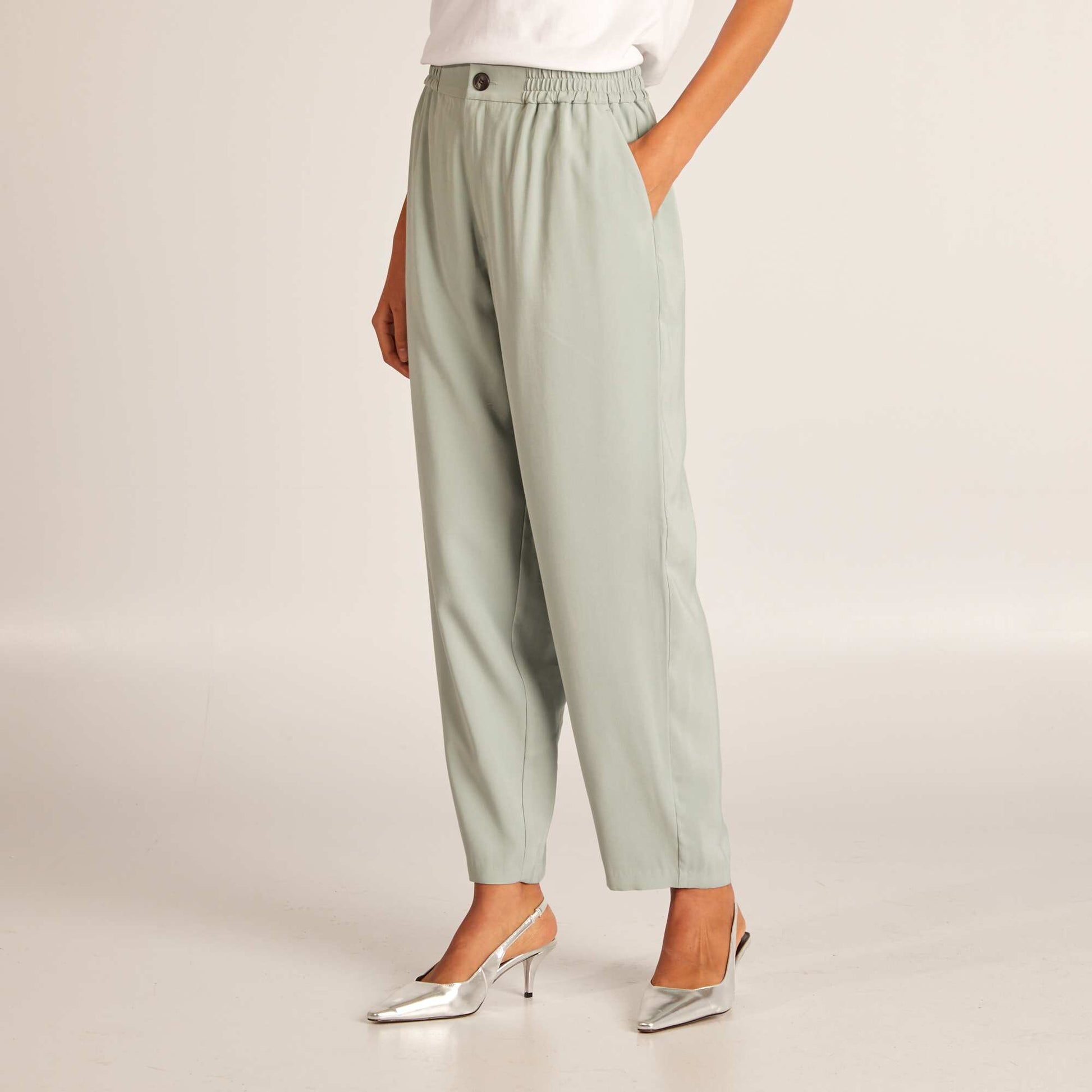 بنطلون مستقيم الساق باللون الأزرق