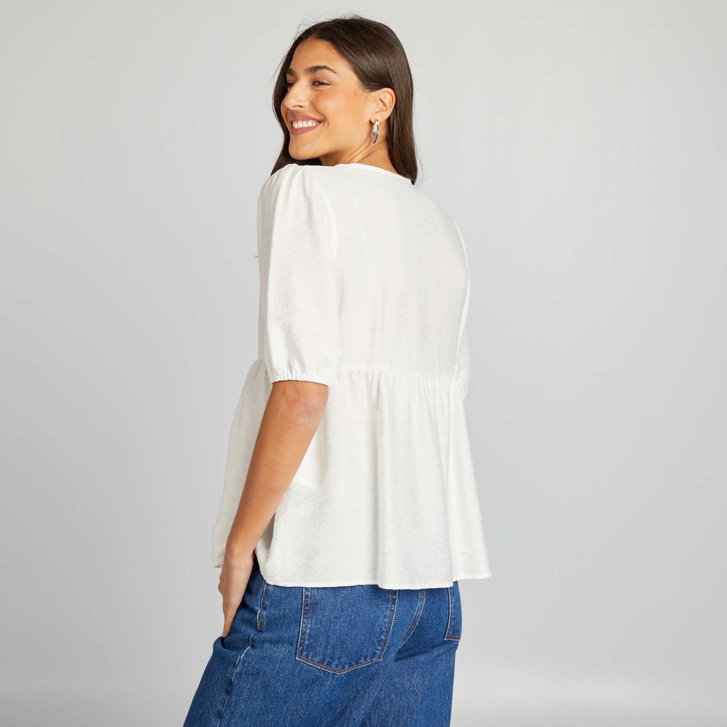 Billowy cropped blouse with bows white