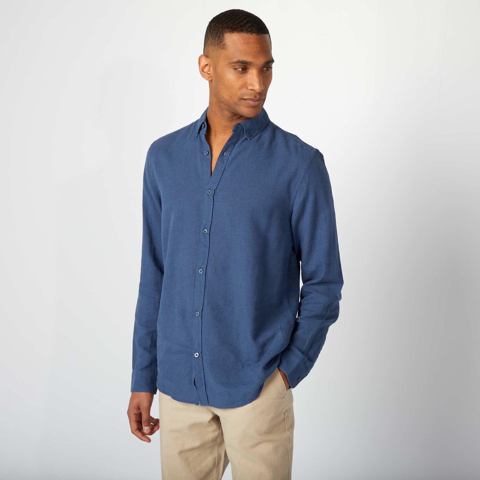 قميص من مزيج الكتان باللون الأزرق