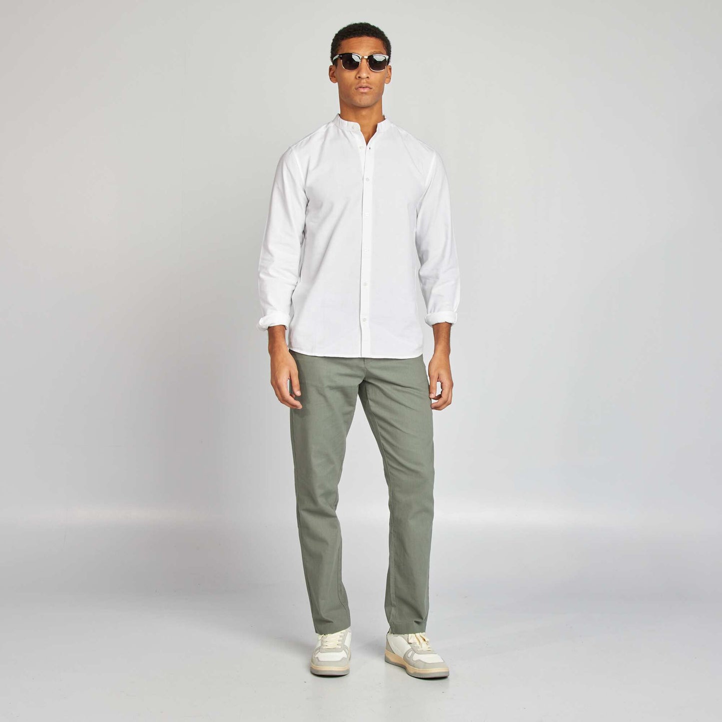 قميص أكسفورد بياقة ماندرين باللون الأبيض