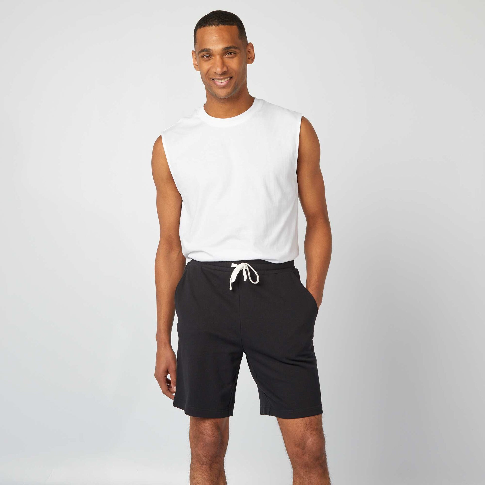 Lightweight sweatshirt fabric Bermuda shorts BLACK