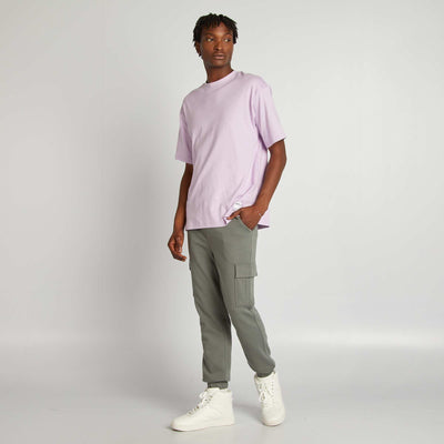 بنطال رياضي متعدد الجيوب باللون الأخضر