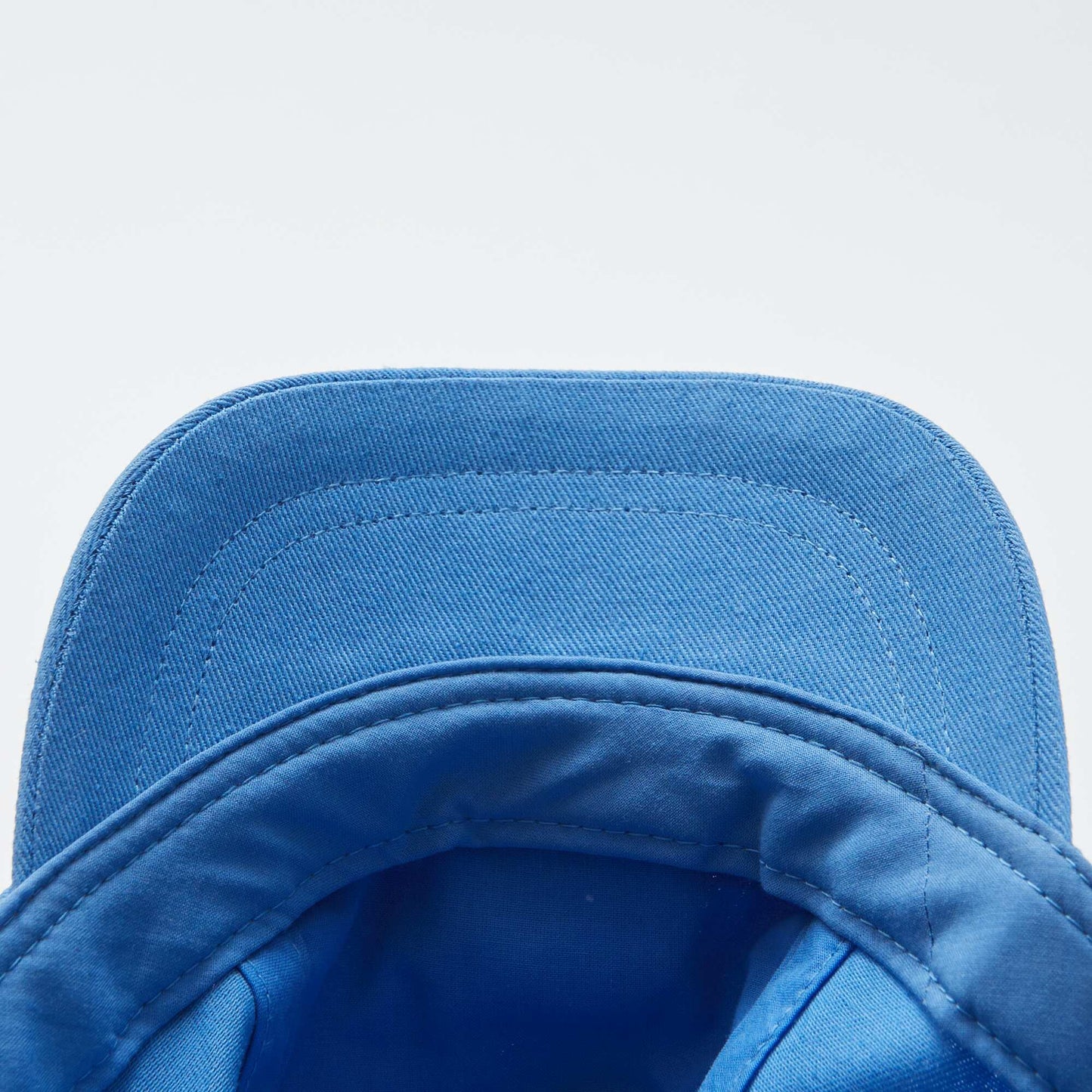 Cap with 'Stay sunny' message patch BLUE