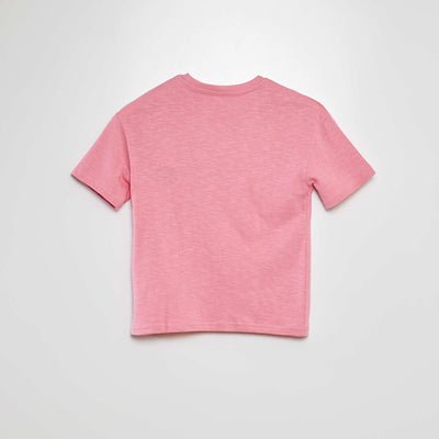 تي شيرت سادة مع جيب باللون الوردي