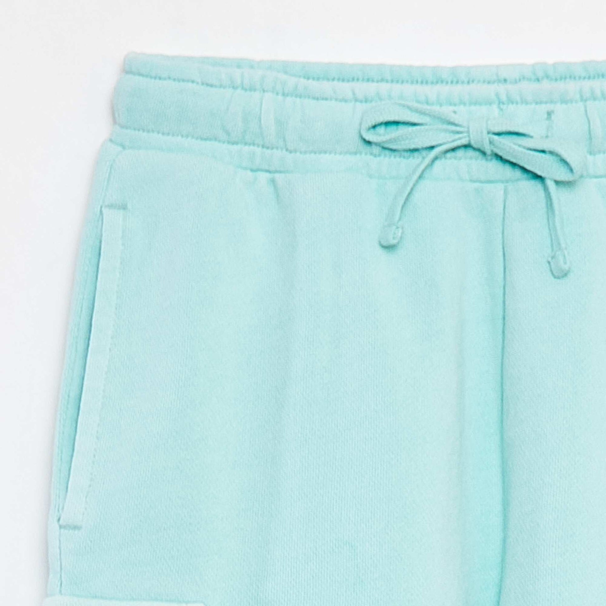 Lightweight sweatshirt fabric shorts with flap pocket BLUE