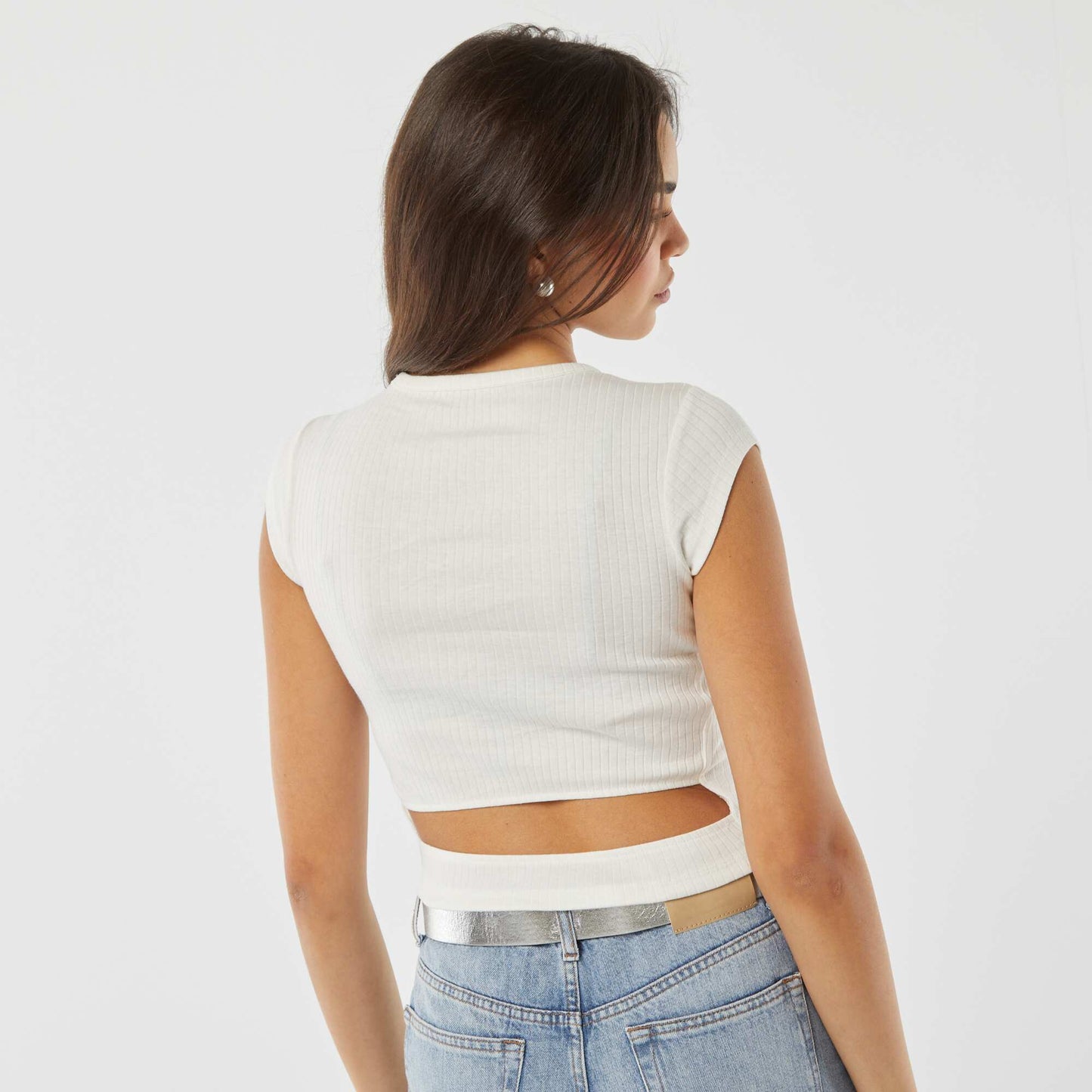 Sleeveless T-shirt with opening at the lower back WHITE