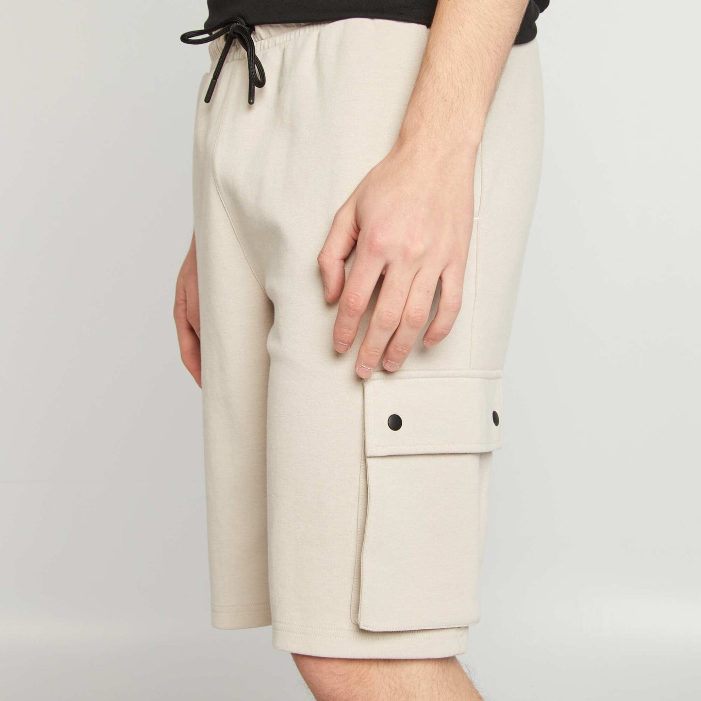 Lightweight sweatshirt fabric shorts with flap pockets GREY