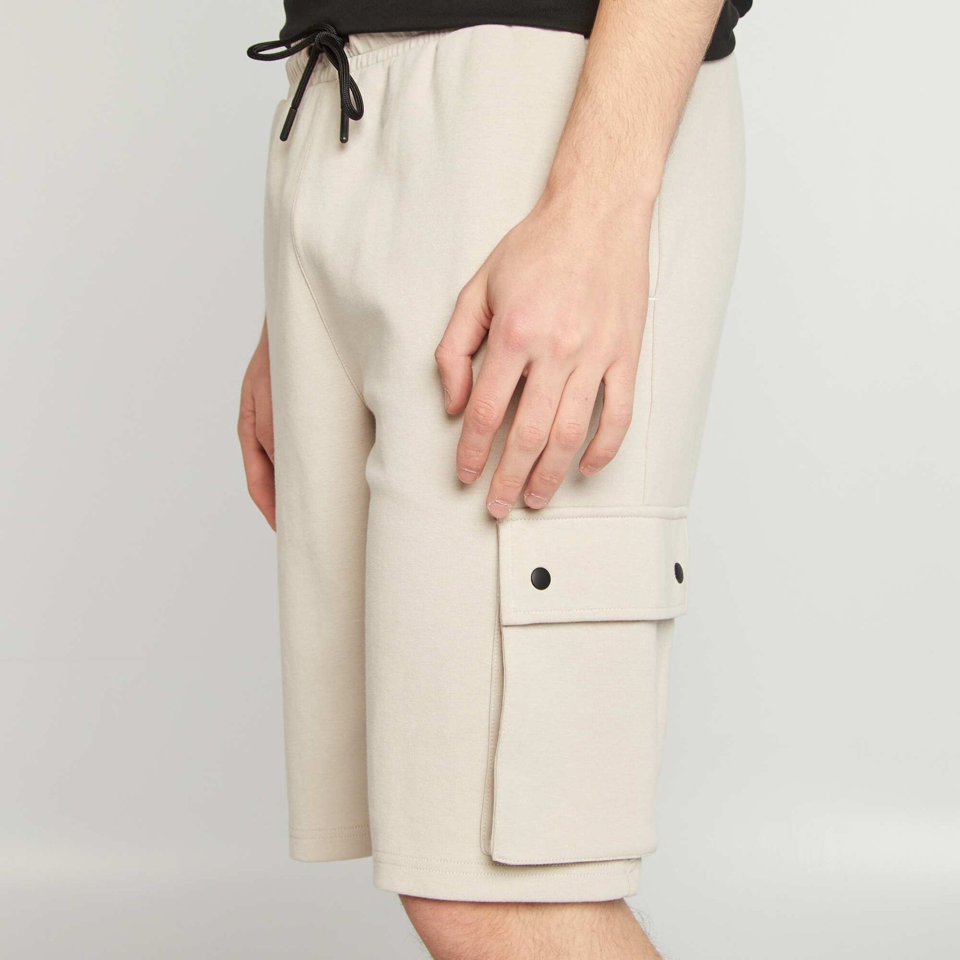 Lightweight sweatshirt fabric shorts with flap pockets GREY