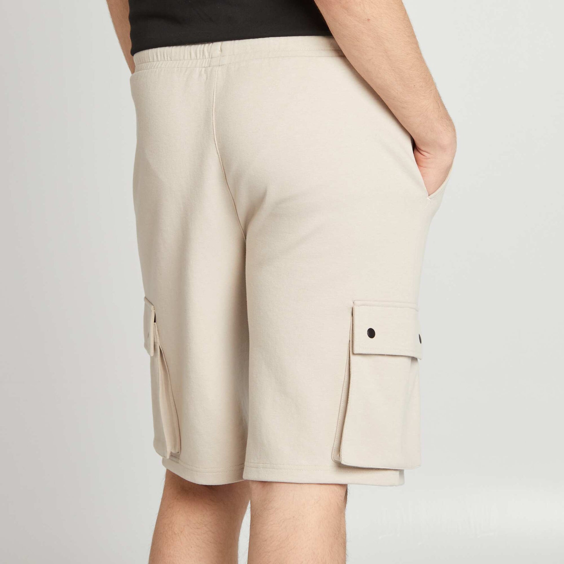Lightweight sweatshirt fabric shorts with flap pockets GREY