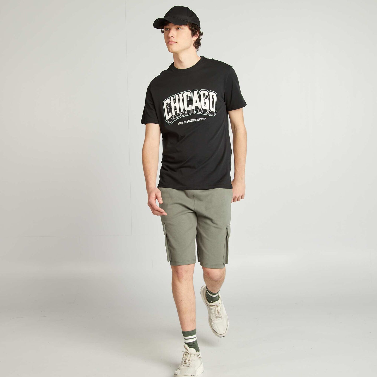 Lightweight sweatshirt fabric shorts with flap pockets GREEN