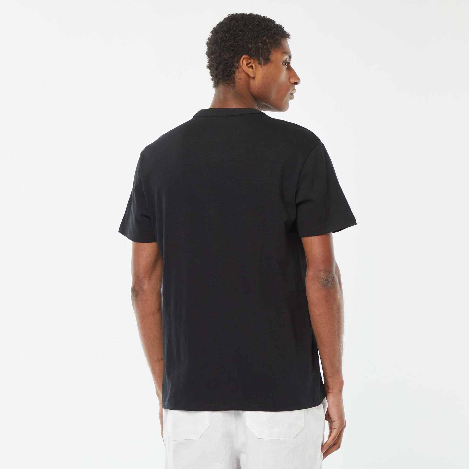 Short-sleeved T-shirt with Henley collar BLACK
