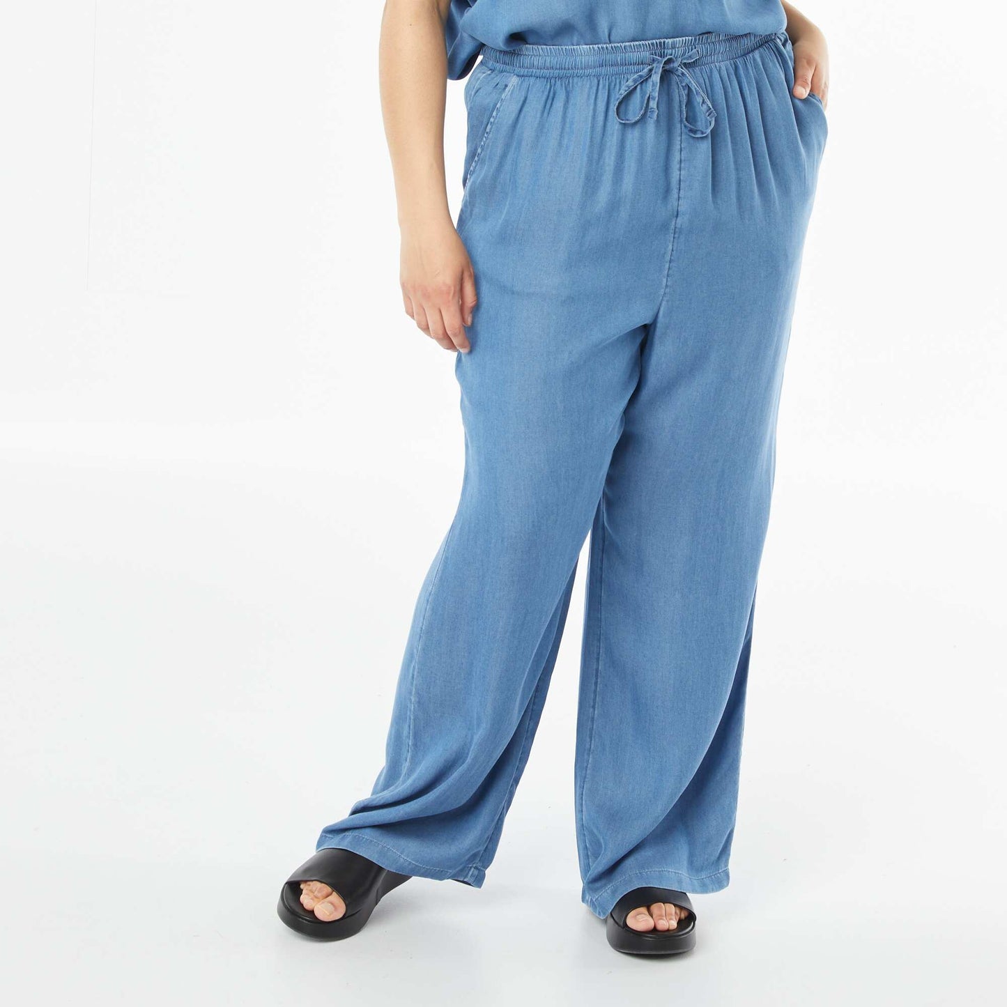 Wide-leg lyocell trousers with elasticated waist BLUE