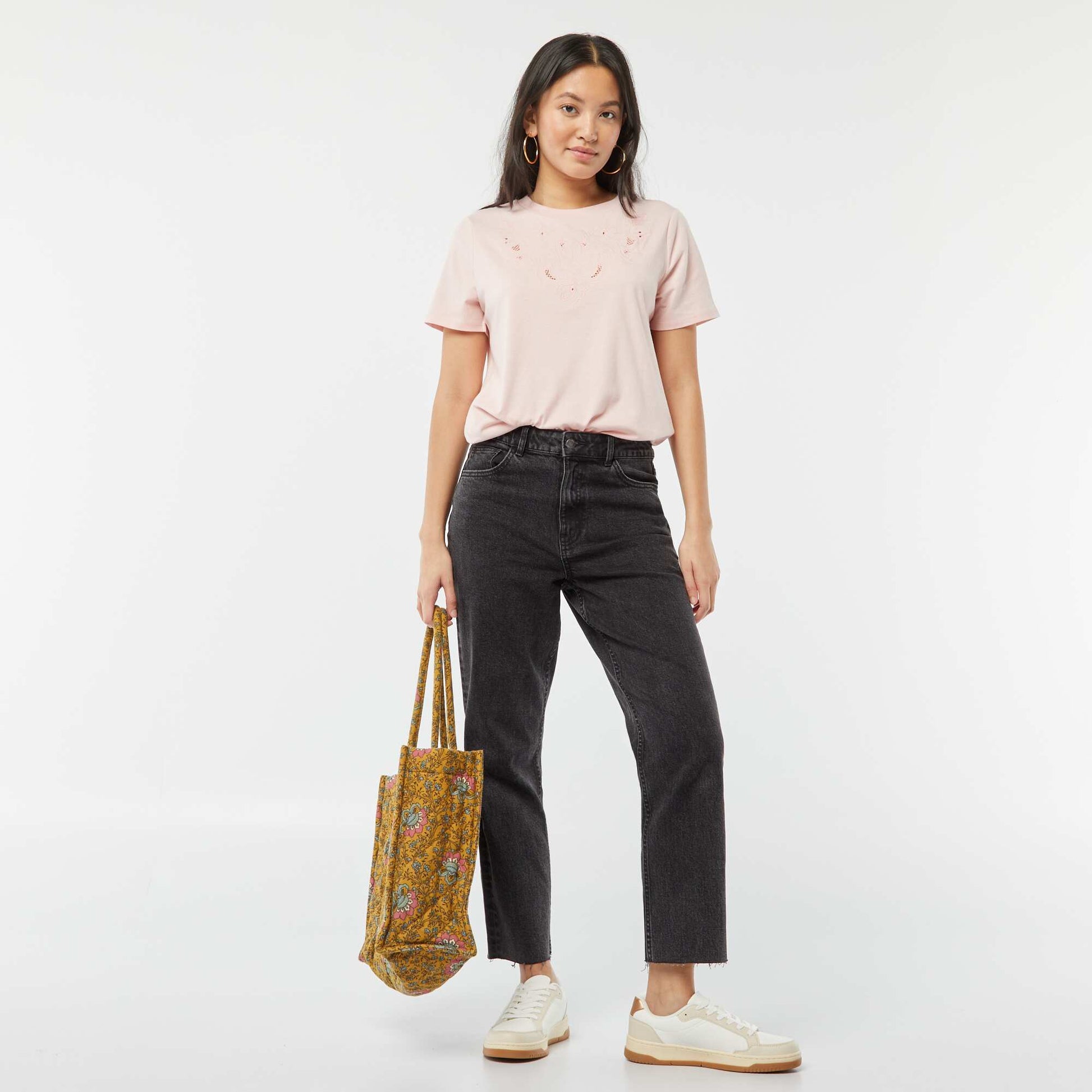 Short-sleeved T-shirt with fancy embroidery PINK