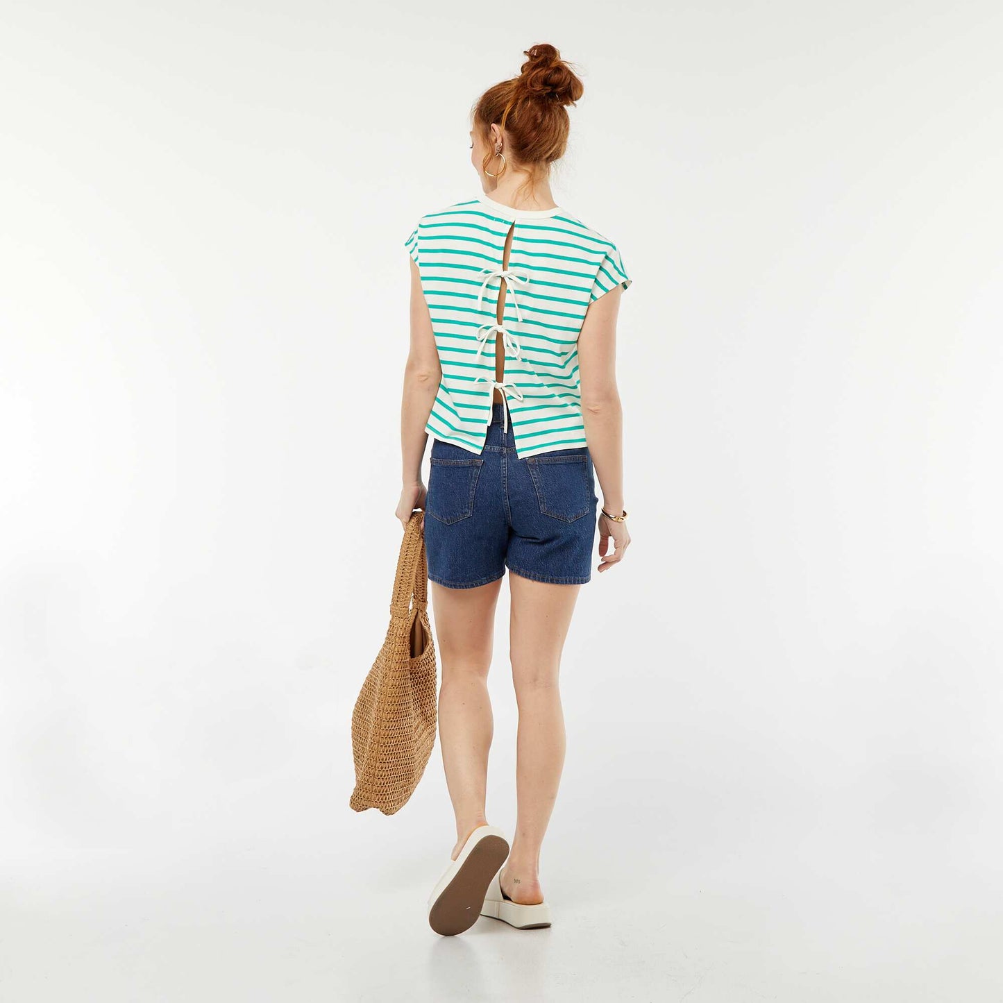 Short-sleeved T-shirt with open back GREEN