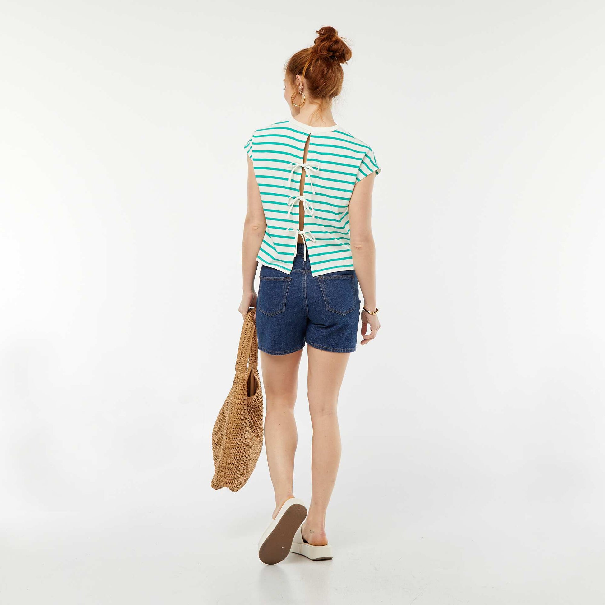 Short-sleeved T-shirt with open back GREEN