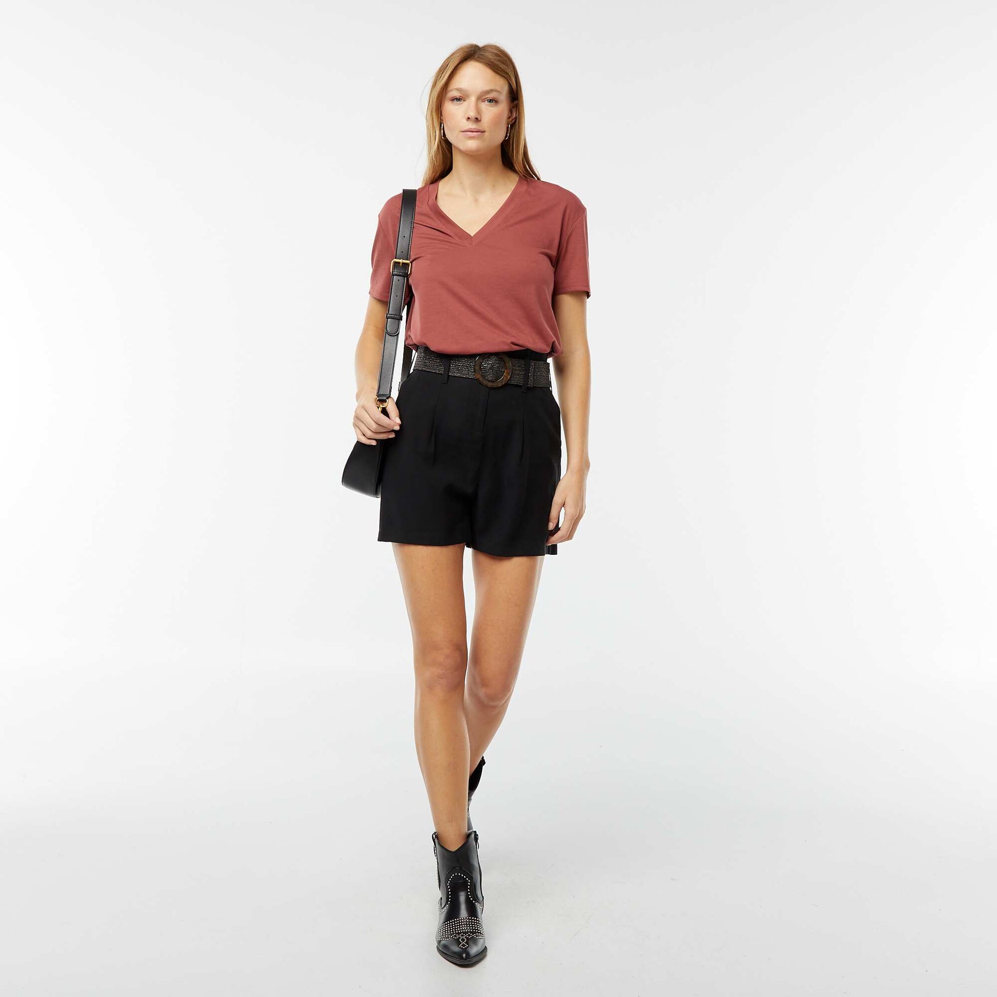 T-shirt with short sleeves and V-neckline RED