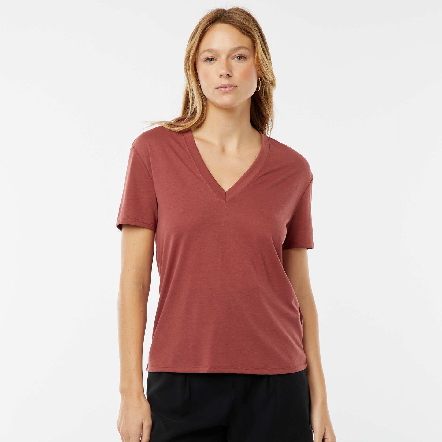 T-shirt with short sleeves and V-neckline RED