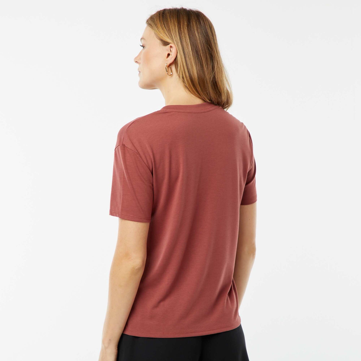 T-shirt with short sleeves and V-neckline RED