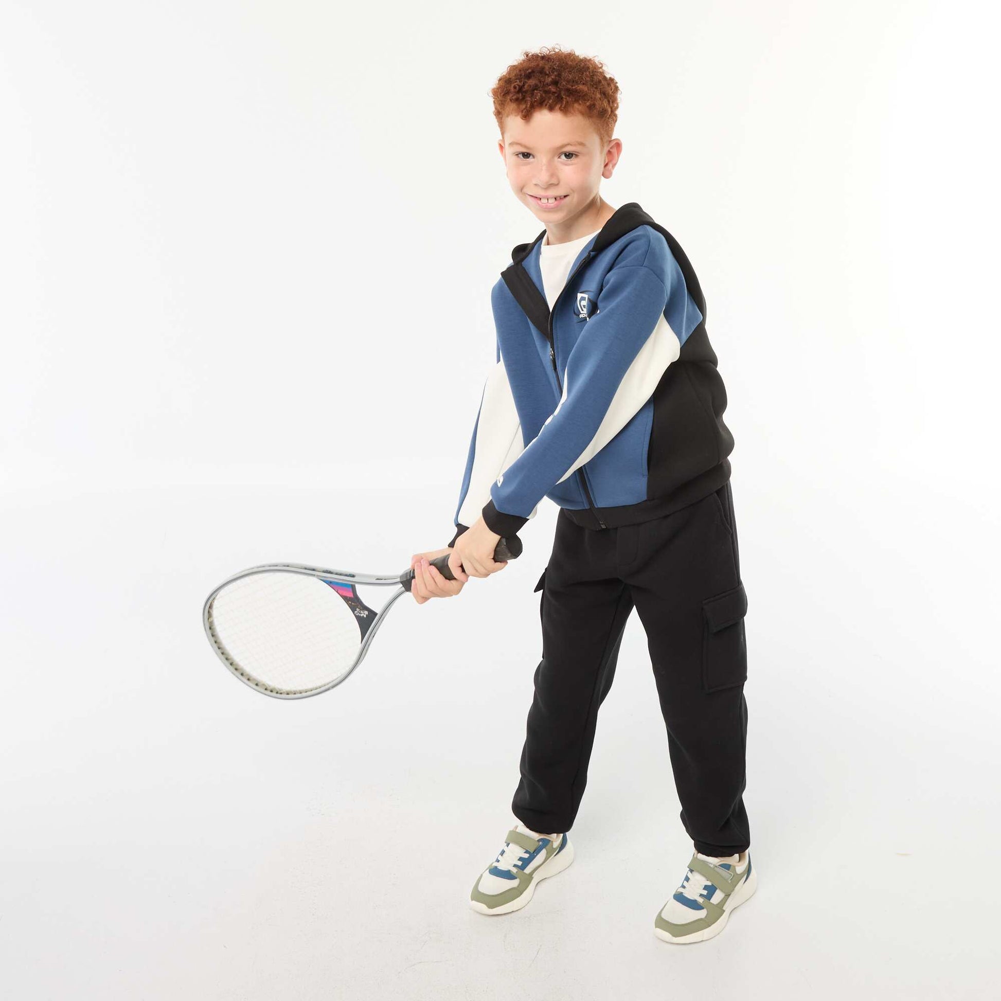 Give the gift of a stylish and fashionable sweatshirt! BLUE