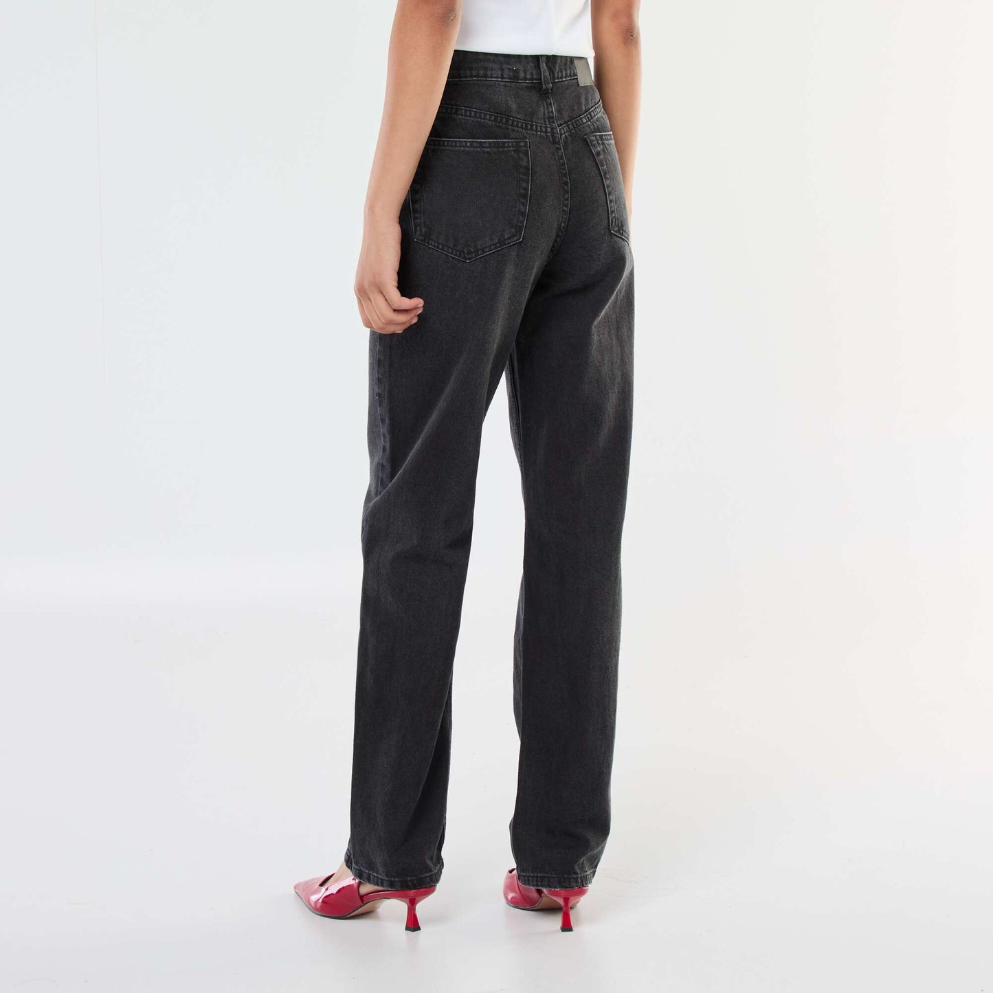 High-Waisted Straight Leg Jeans GREY