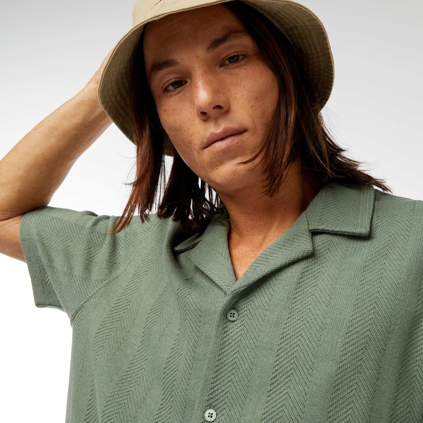Short-sleeved openwork knit fabric shirt GREEN