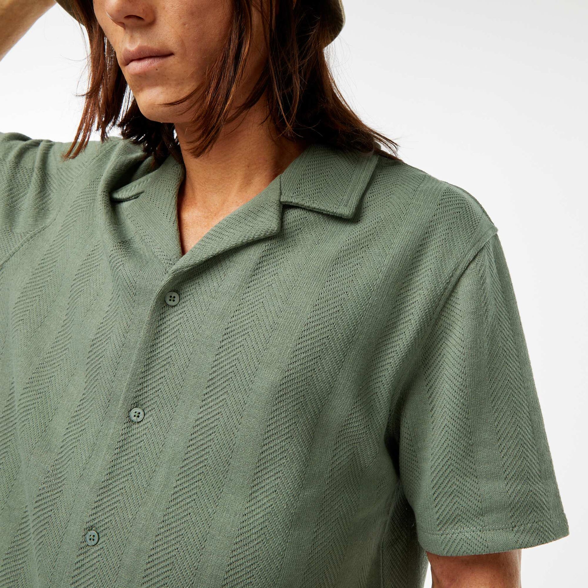 Short-sleeved openwork knit fabric shirt GREEN